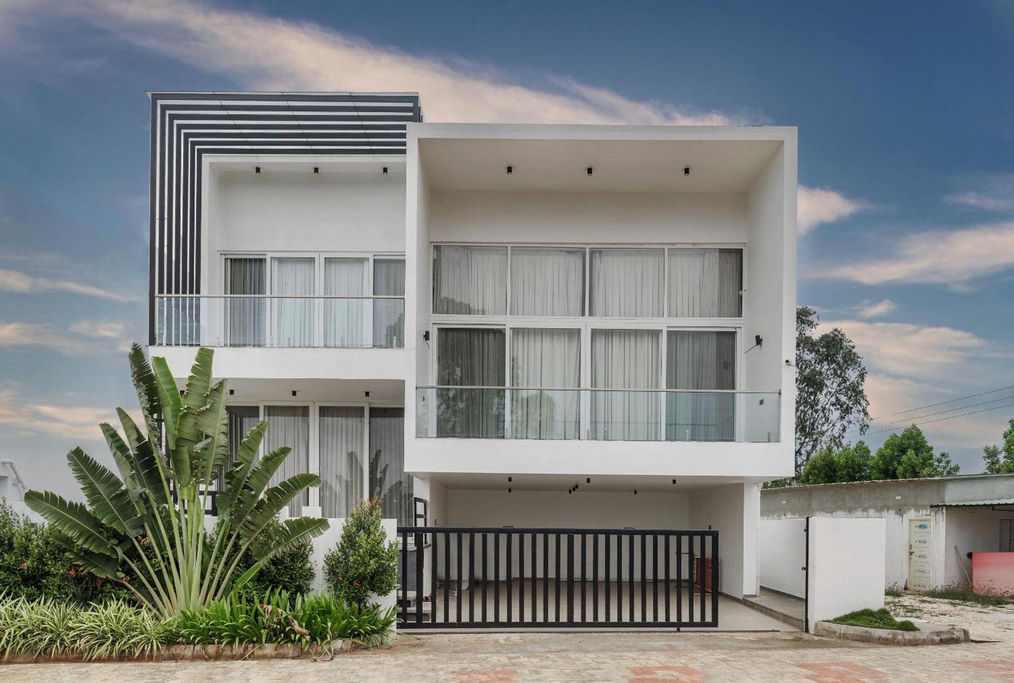 Celestial Sapphire Villa Pvt Pool Veg Food 4Bhk Dod Ballāpur Buitenkant foto