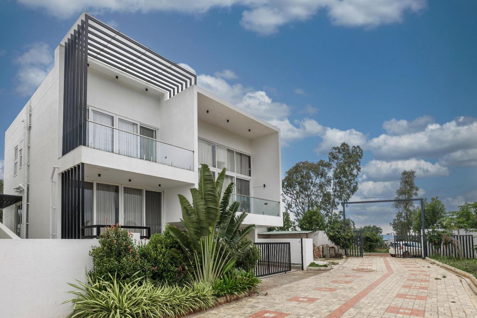 Celestial Sapphire Villa Pvt Pool Veg Food 4Bhk Dod Ballāpur Buitenkant foto