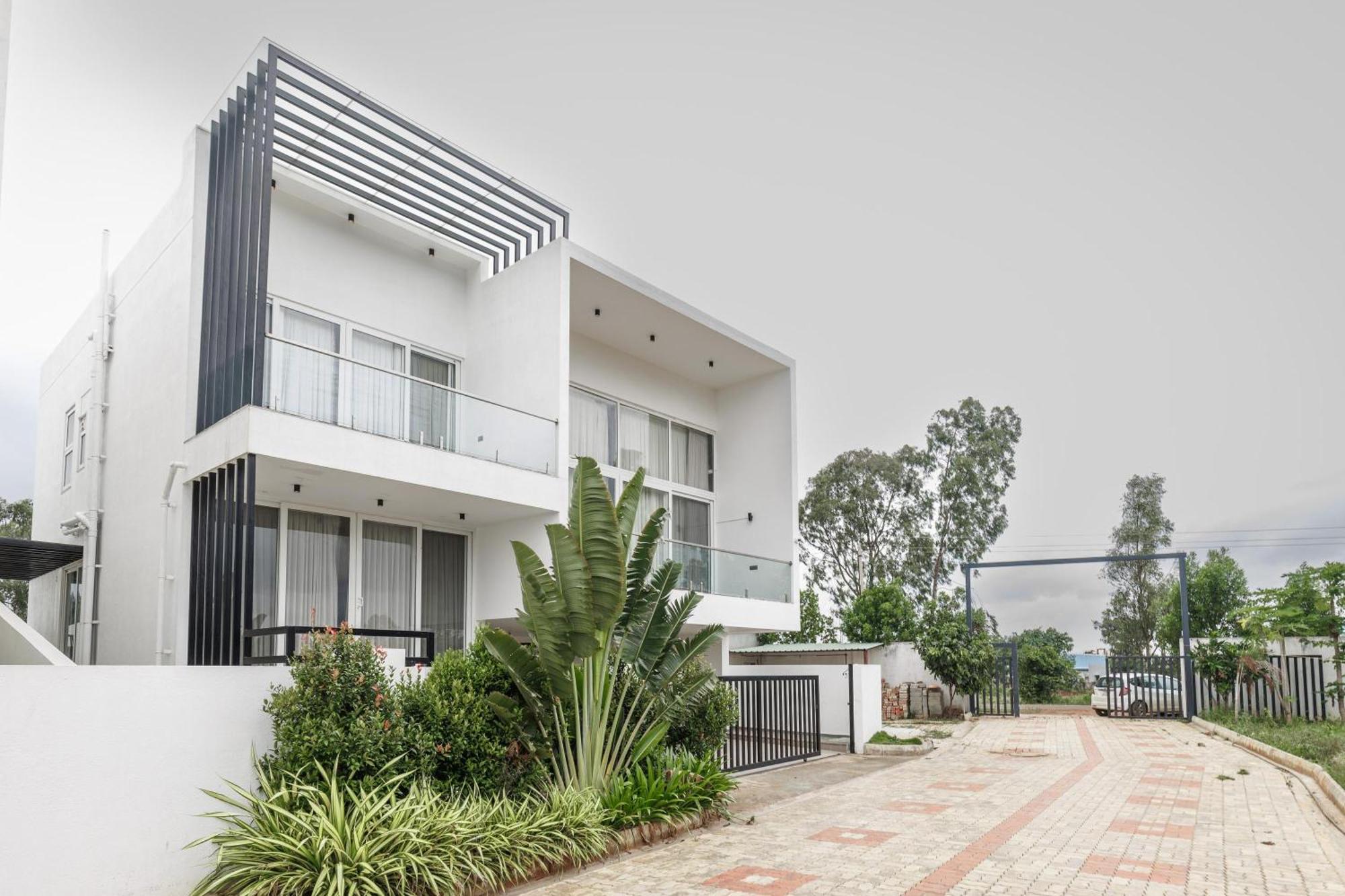 Celestial Sapphire Villa Pvt Pool Veg Food 4Bhk Dod Ballāpur Buitenkant foto