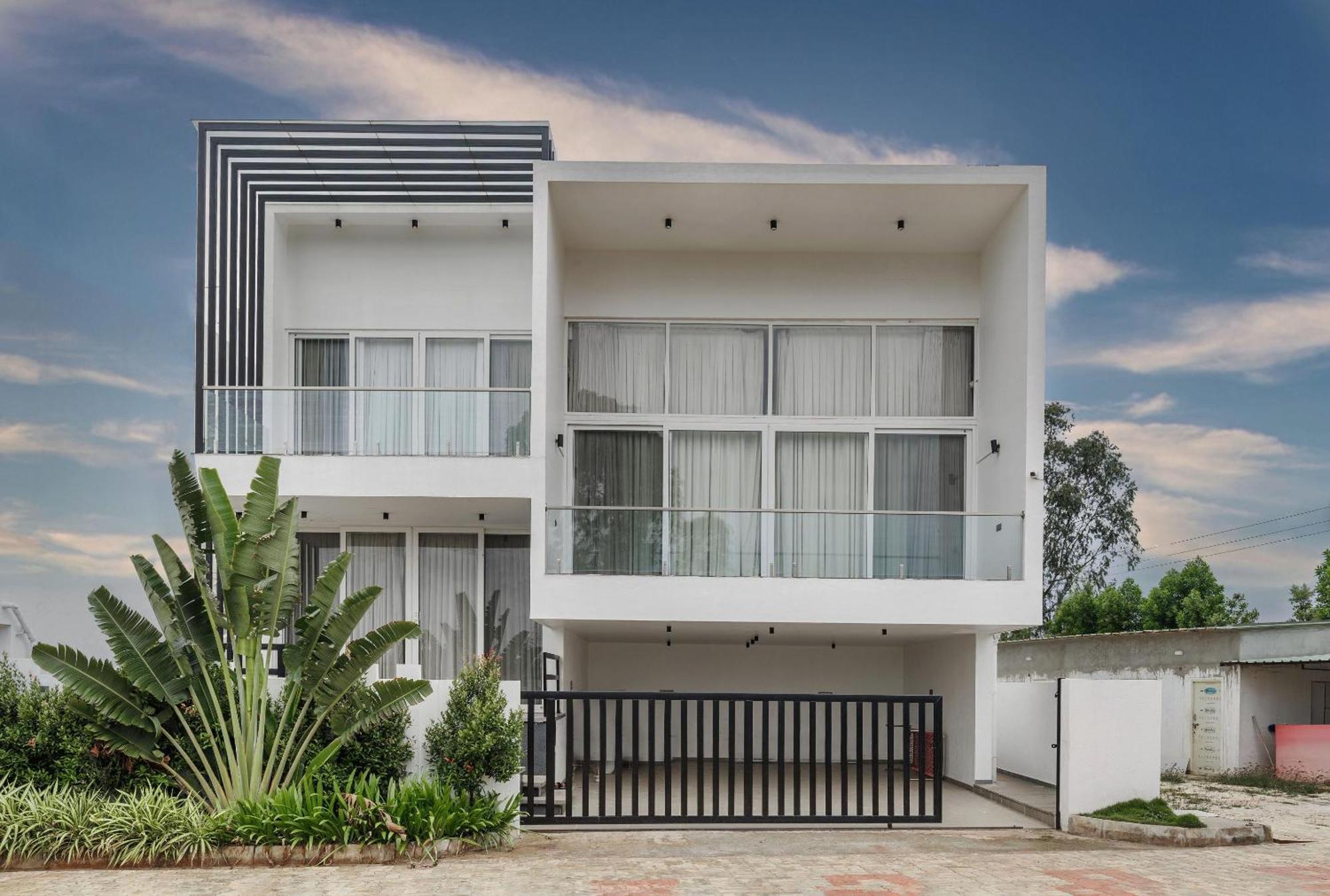 Celestial Sapphire Villa Pvt Pool Veg Food 4Bhk Dod Ballāpur Buitenkant foto